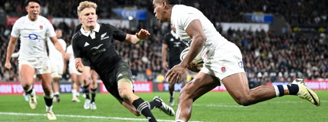 New Zealand 16-15 England: Robertson era starts with one-point win