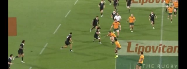 Wallace Sititi tears open the Wallaby defence