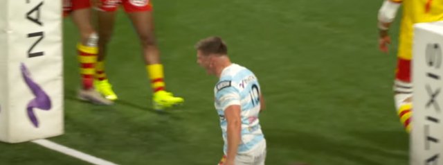 Owen Farrell scoring a try for Racing 92