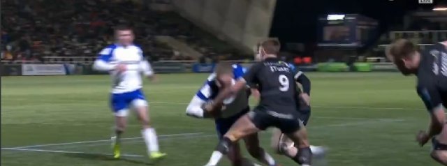 Watch | Finn Russell finish off a great try for Bath