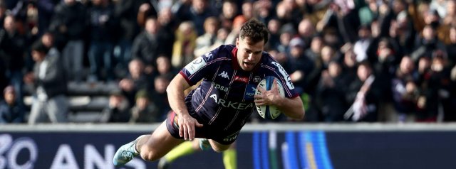 Bordeaux run in 10 tries against the Sharks